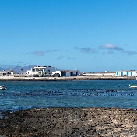 Cueva, Near The Sea In Majanicho 公寓